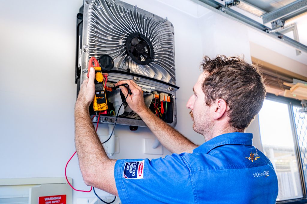 Brisbane electrician testing fronius inverter