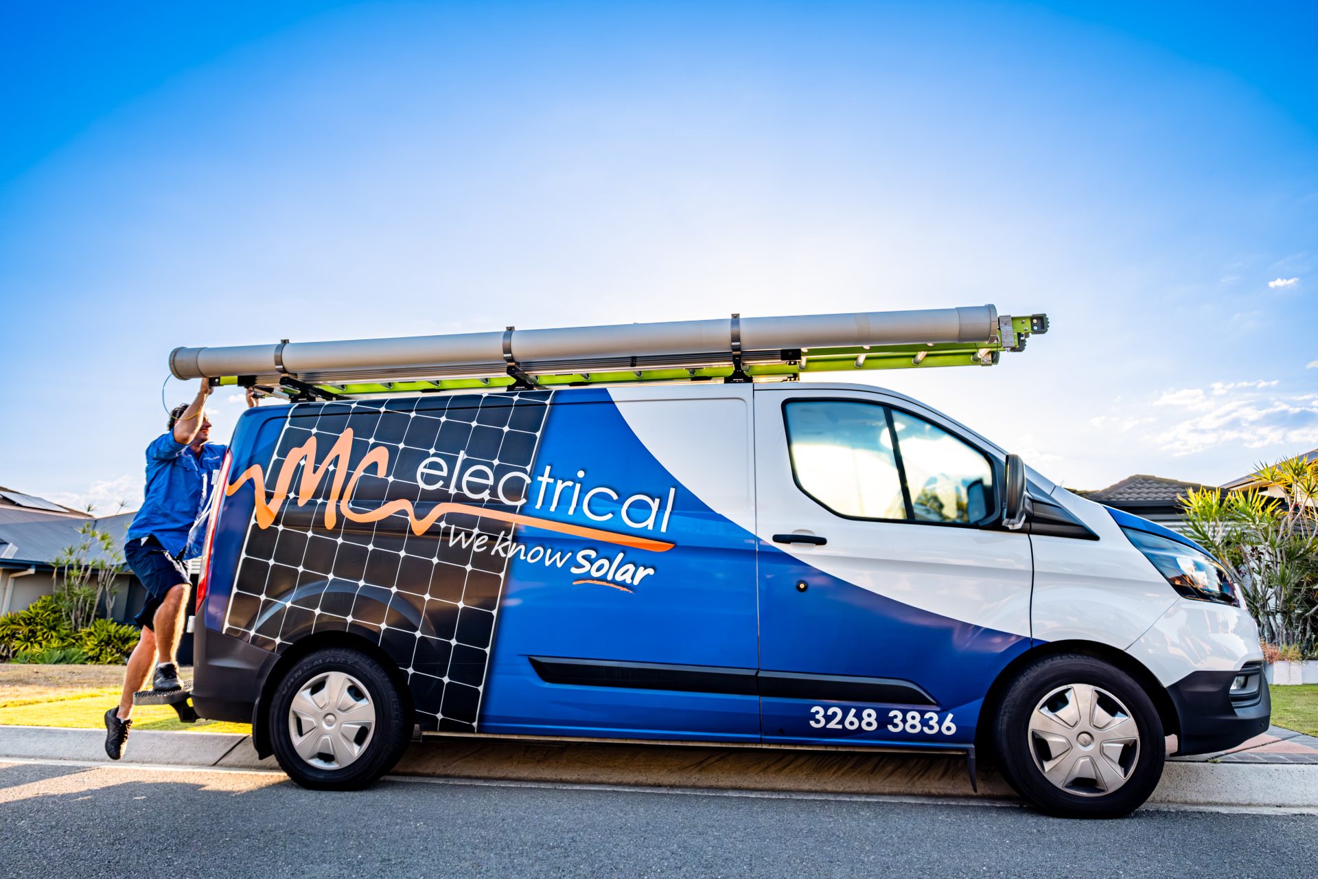MC electrical on van with solar panels